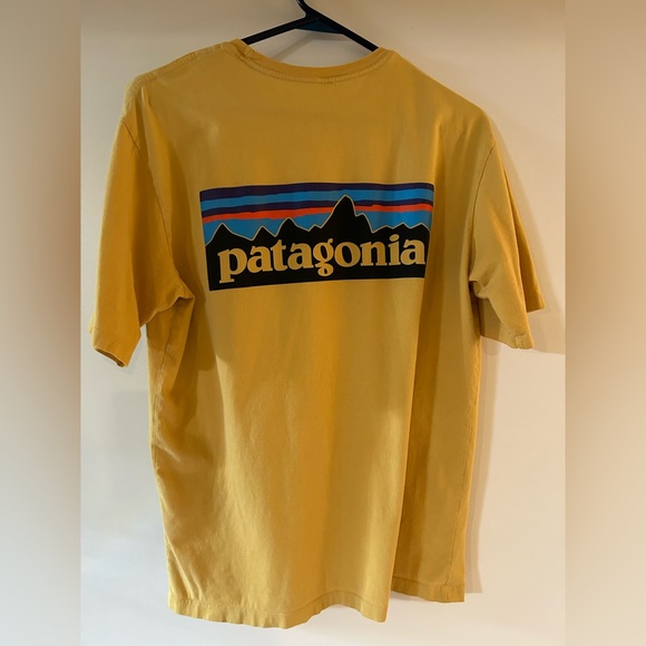 Patagonia T-Shirt - Picture 2 of 5